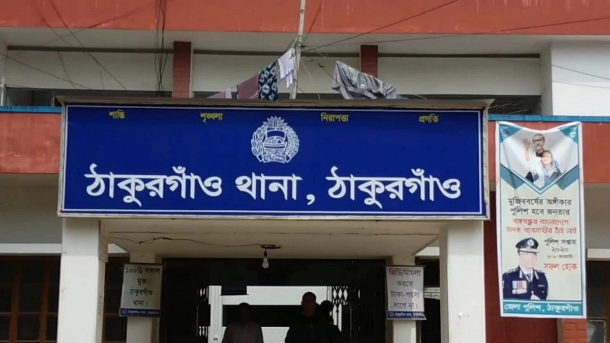 আসামি ধরতে গিয়ে হামলার শিকার পুলিশ