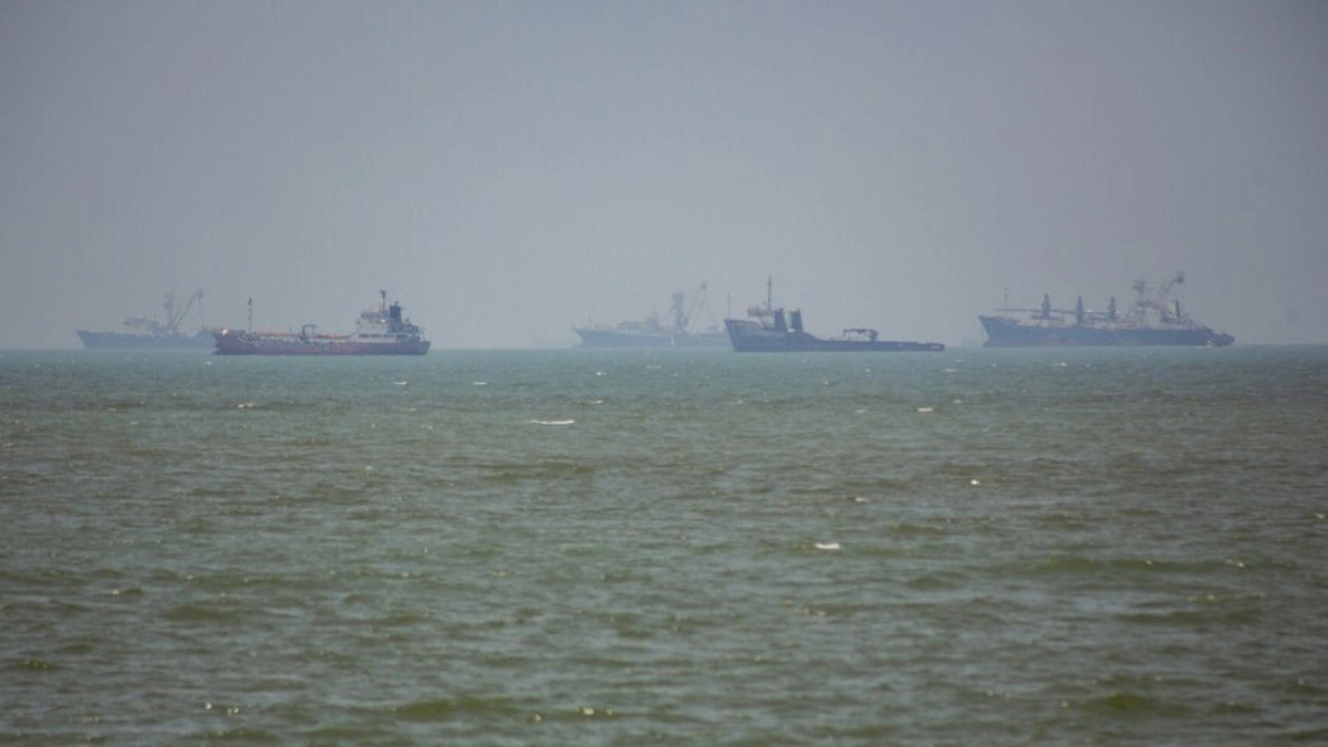 ওমানে পৌঁছালেন ইরানের শীর্ষ কর্মকর্তা