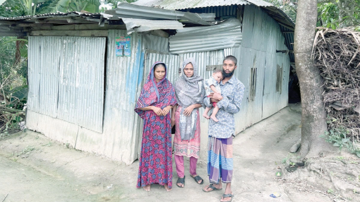 আলোর মাঝে আঁধার শুধু একটি ঘরে