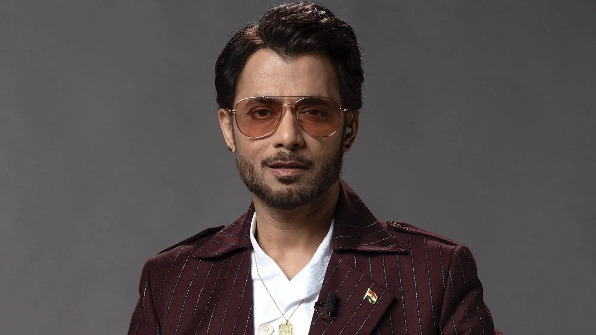 মাসেই দুইবার বেতন দেওয়ার পরামর্শ অনুপমের