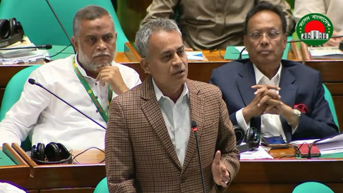 সড়ক-মহাসড়কে হতাহত কমাতে কাজ করছে সরকার : সেতুমন্ত্রী