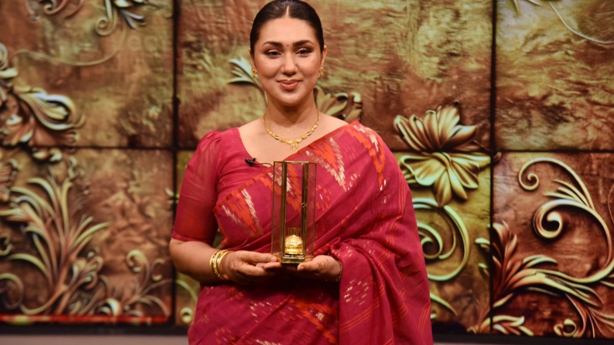 সোনার কলস পেলেন অপু বিশ্বাস