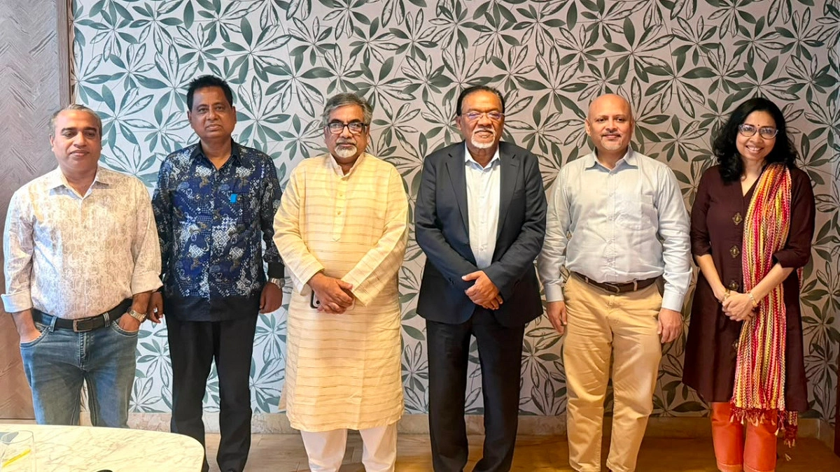 বিএনপি ও ডেমোক্রেসি ইন্টারন্যাশনালের পর্যালোচনা সভা