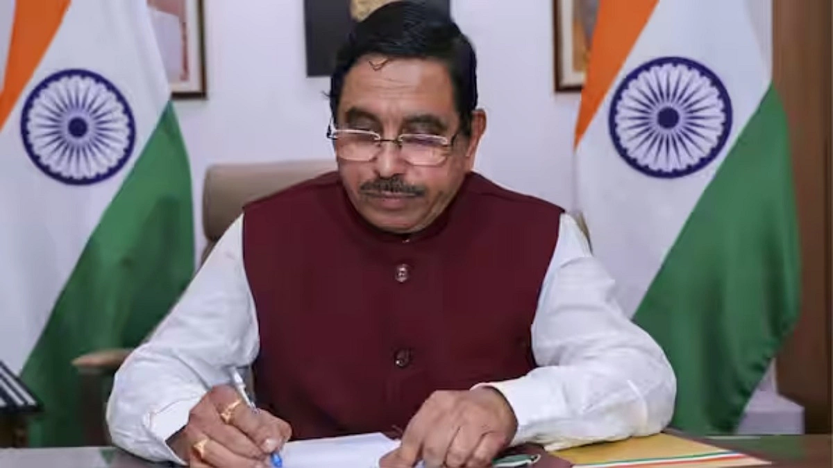 ভারতের শিক্ষা মন্ত্রণালয়ের দায়িত্বে প্রহ্লাদ যোশী