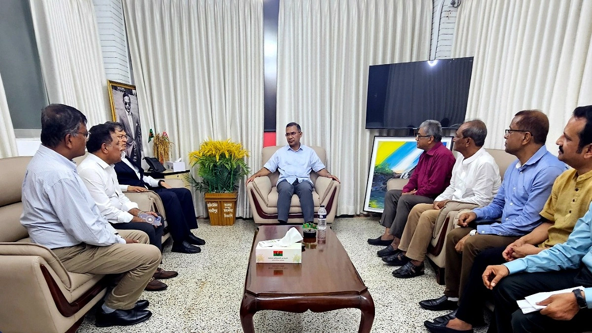 কোনো অবস্থাতেই গায়ে দাগ লাগানো যাবে না
