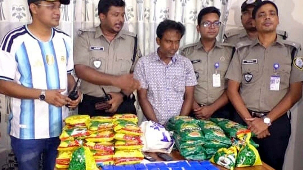 চা পাতার প্যাকেটে এলো ১২ হাজার পিস ইয়াবা