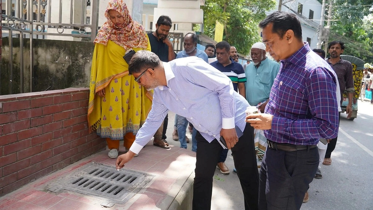 ডেঙ্গু প্রতিরোধে ময়মনসিংহে লার্ভিসাইড ট্যাবলেট প্রয়োগ শুরু