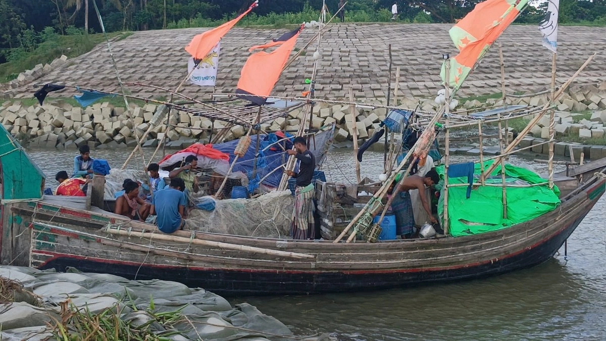 ভরা মৌসুমে মেঘনায় ইলিশ নেই, বেকার জেলেরা