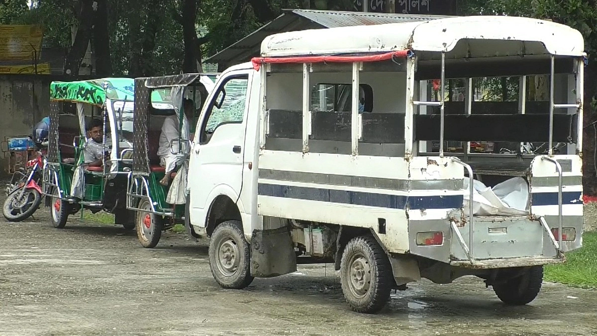ঘরে পড়ে ছিল দম্পতির মরদেহ, হত্যা সন্দেহ
