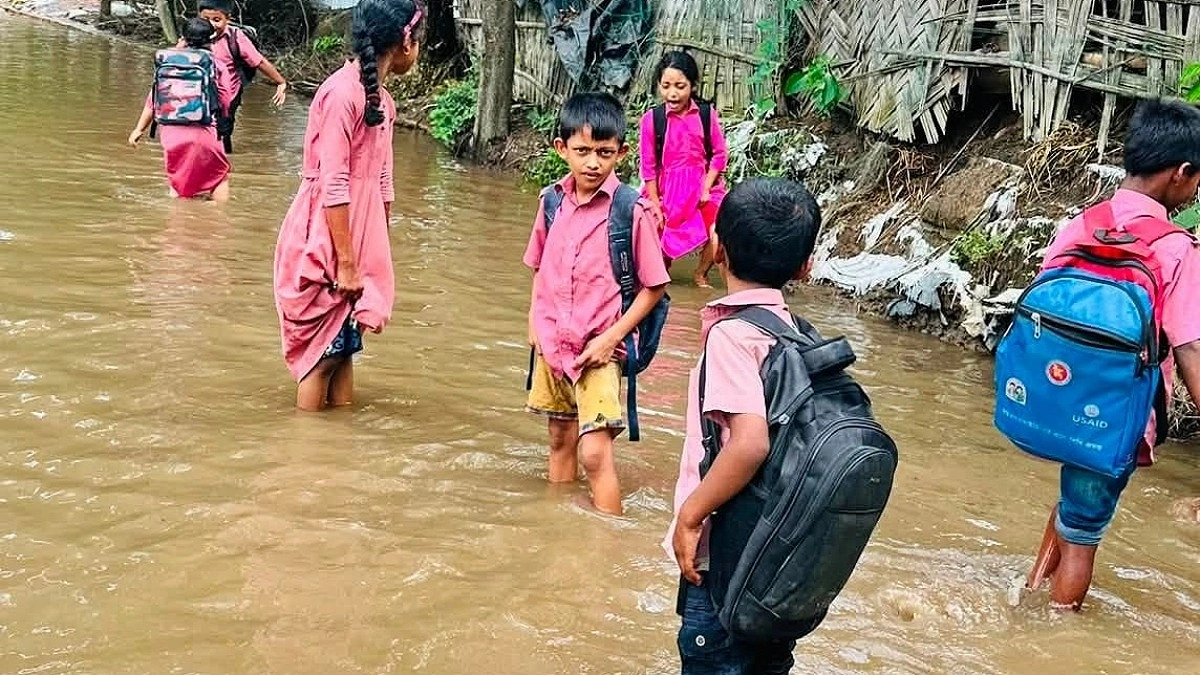 টানা বৃষ্টিতে ৫ হাজার মানুষ পানিবন্দি, দুর্ভোগ