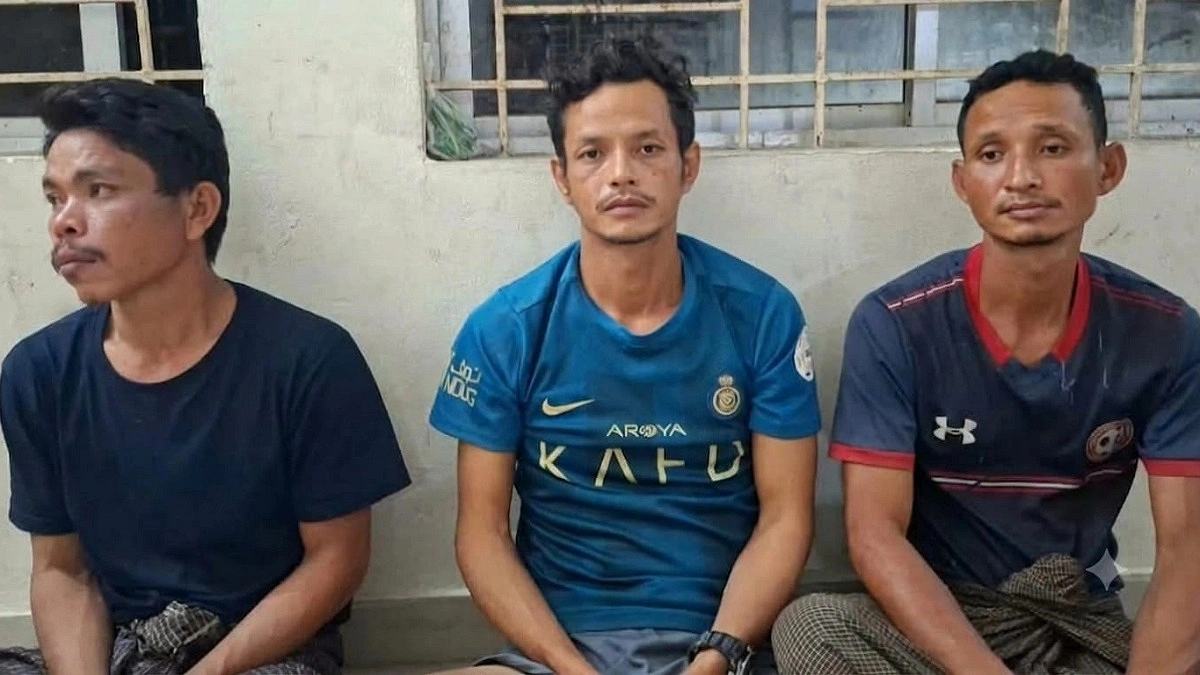 মিয়ানমার থেকে নাফ নদী পেরিয়ে আসা ১ সেনা ও ২ পুলিশ গ্রেপ্তার