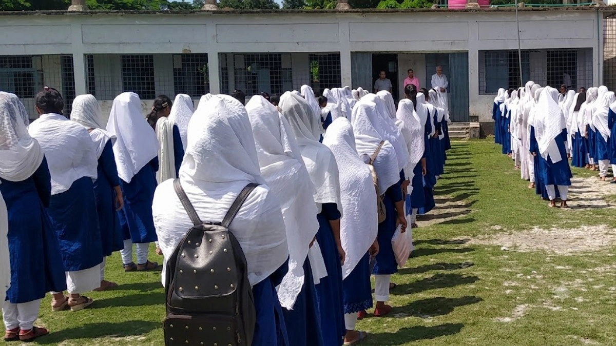 নবম থেকে এসএসসি, মাঝপথে উধাও লাখো শিক্ষার্থী!