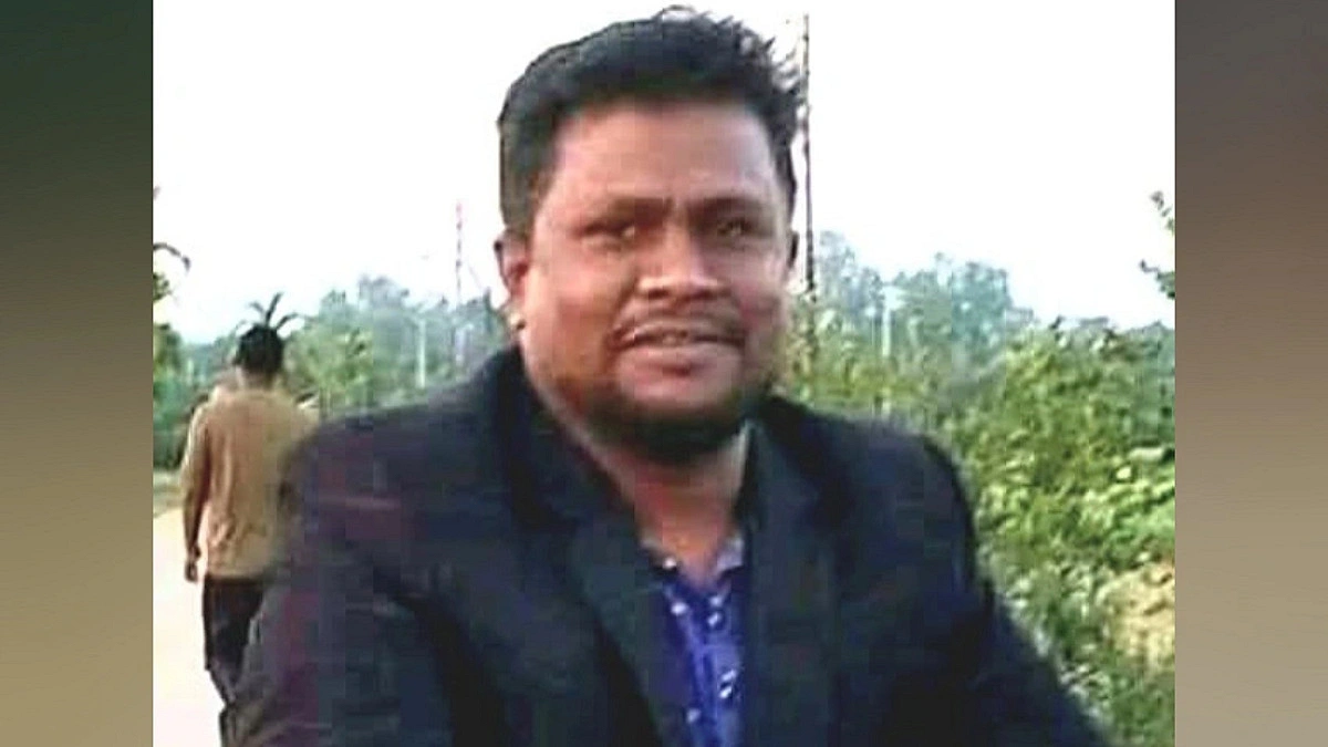 মেয়ের সামনে বাবাকে কুপিয়ে-গুলি করে খুন