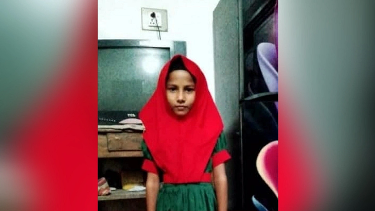 ওয়্যারড্রোবের নিচে স্কুলছাত্রীর লাশ, সন্দেহভাজন নারীকে পিটিয়ে হত্যা