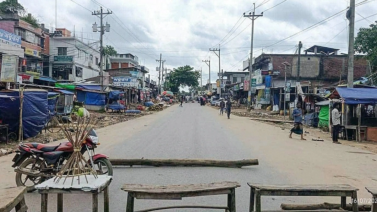 ফটিকছড়িতে হরতাল, যান চলাচল বন্ধ