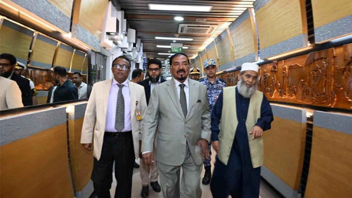 আয়াতুল্লাহ খামেনির জানাজায় অংশ নিতে ইরানের পথে স্পিকার