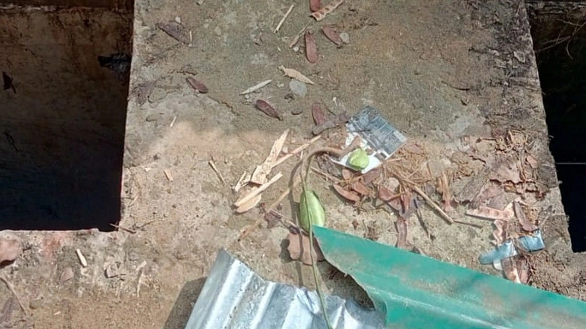 প্রথম দিন অফিসে মা, সবার চোখ এড়িয়ে সেপটিক ট্যাংকে পড়ল শিশুটি