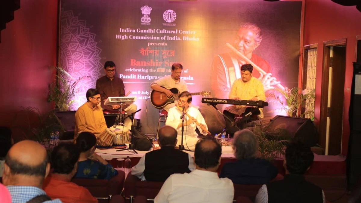 ‘বাঁশির সুরে’ হরিপ্রসাদ চৌরাসিয়ার জন্মদিন উদযাপন