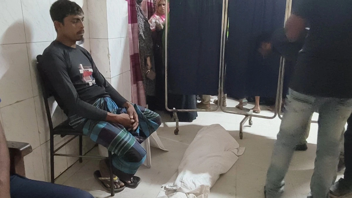 ‘এখানে দেওয়া ছিল ভুল’- এতিমখানায় শিশুর মৃত্যুর খবরে বাবা