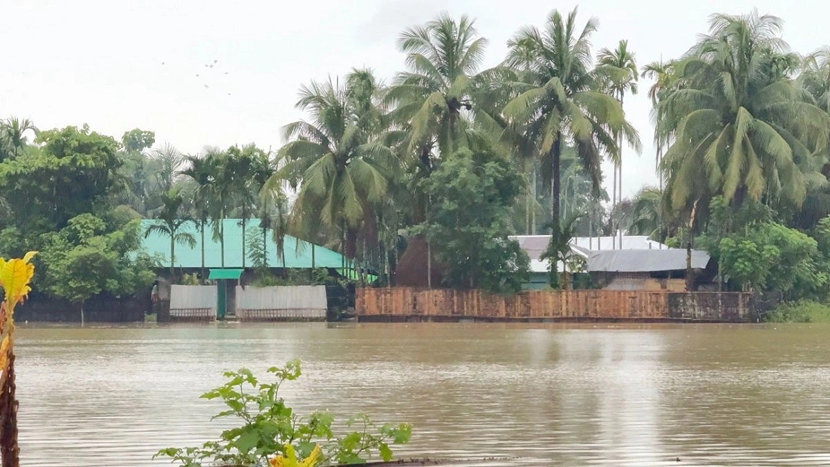 বাঘাইছড়িতে পানি কমলেও বাড়ছে দুর্ভোগ