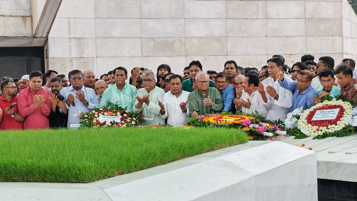 জিয়ার সমাধিতে শ্রদ্ধা জানালেন সরকারি বিভিন্ন দপ্তরে দায়িত্ব পাওয়া বিএনপির ১২ নেতা