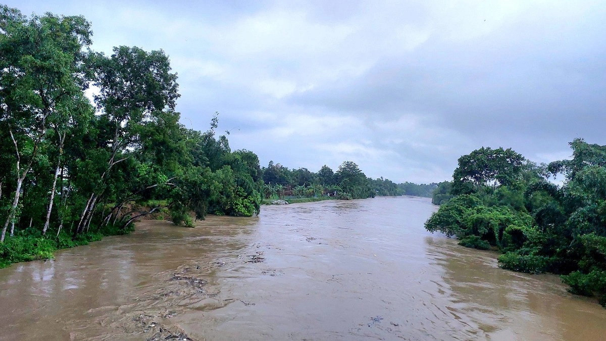 টানা বৃষ্টি, বাড়ছে ধলাই নদীর পানি