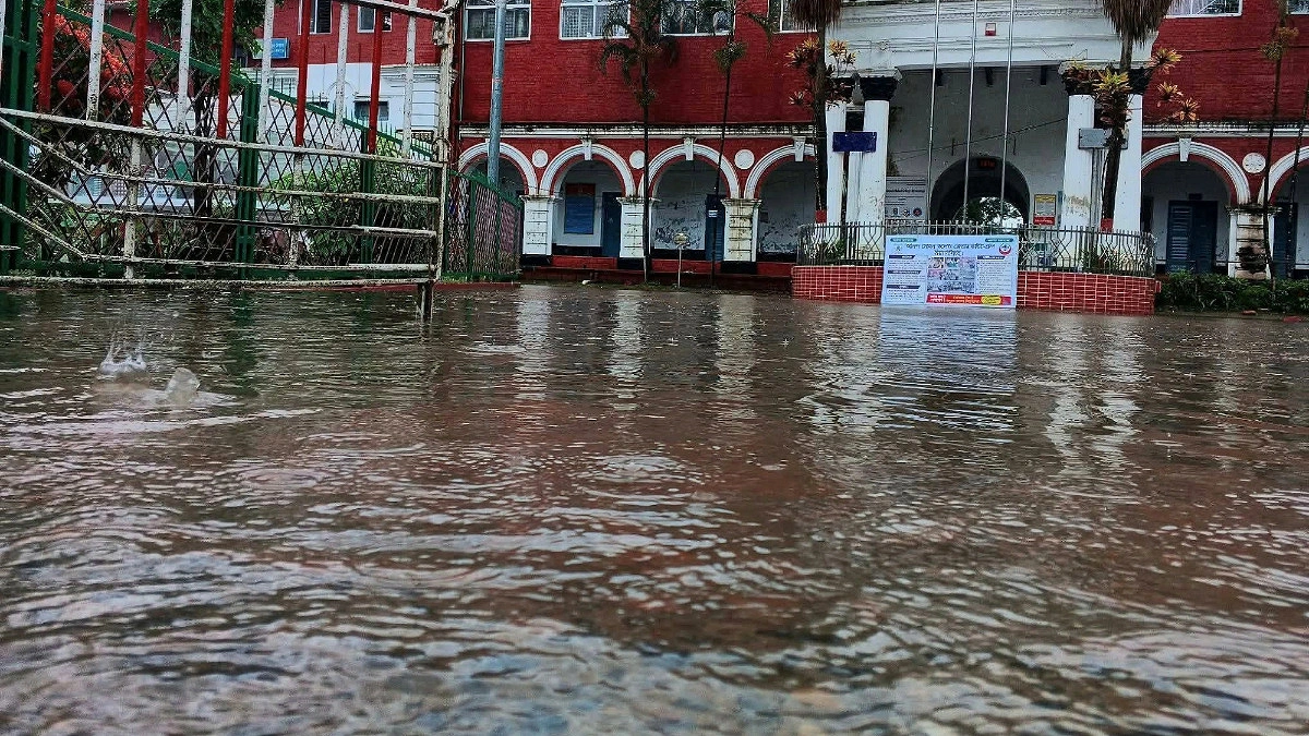 টানা বৃষ্টিতে ময়মনসিংহে জলাবদ্ধতা