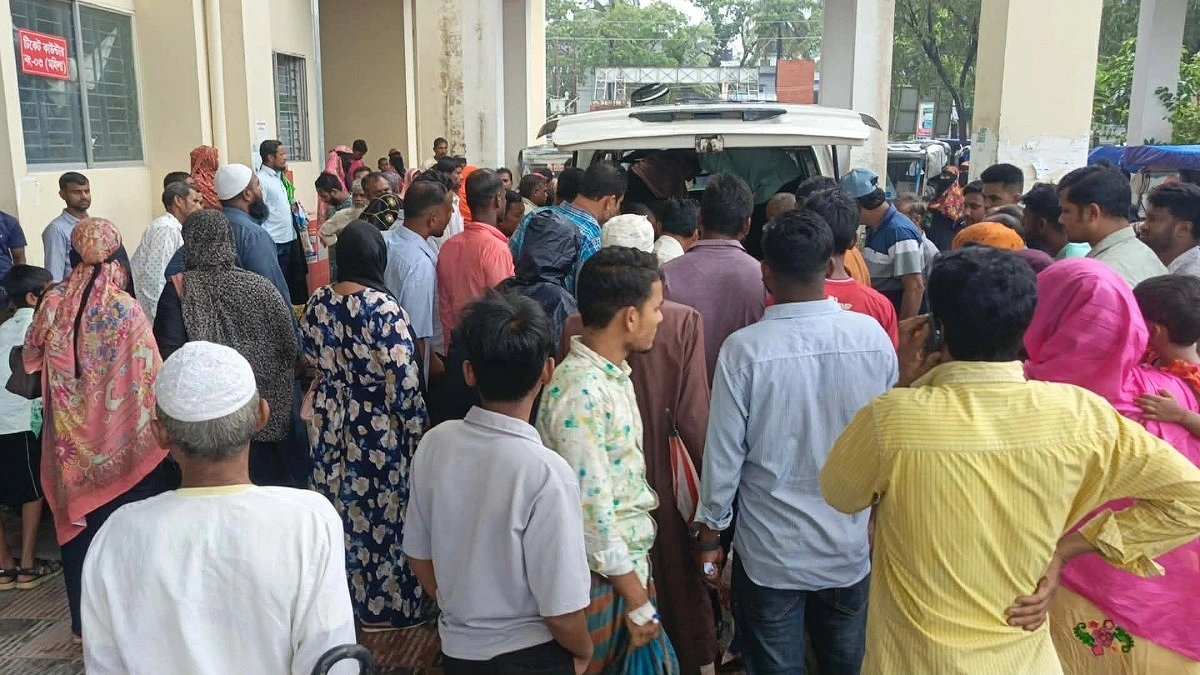 বিদ্যুৎস্পৃষ্ট স্বামীকে বাঁচাতে গিয়ে প্রাণ গেল স্ত্রীরও