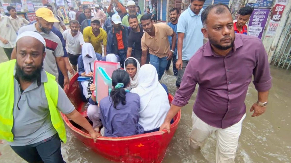 নেপথ্যে অমীমাংসিত সংকট
