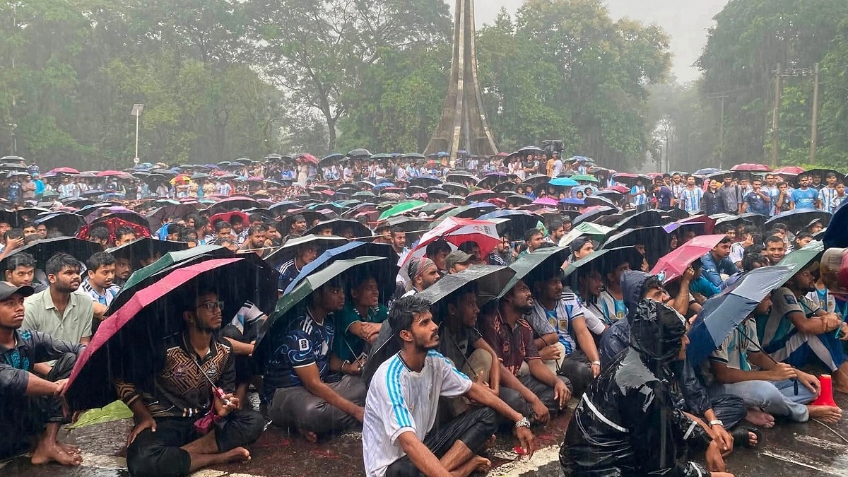 ক্যাম্পাসের বড়পর্দা যেন কানসাস স্টেডিয়াম