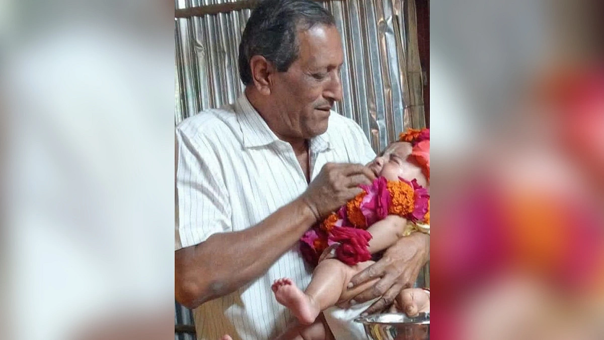 বন্যার পানিতে নিভে গেল আরেকটি জীবন