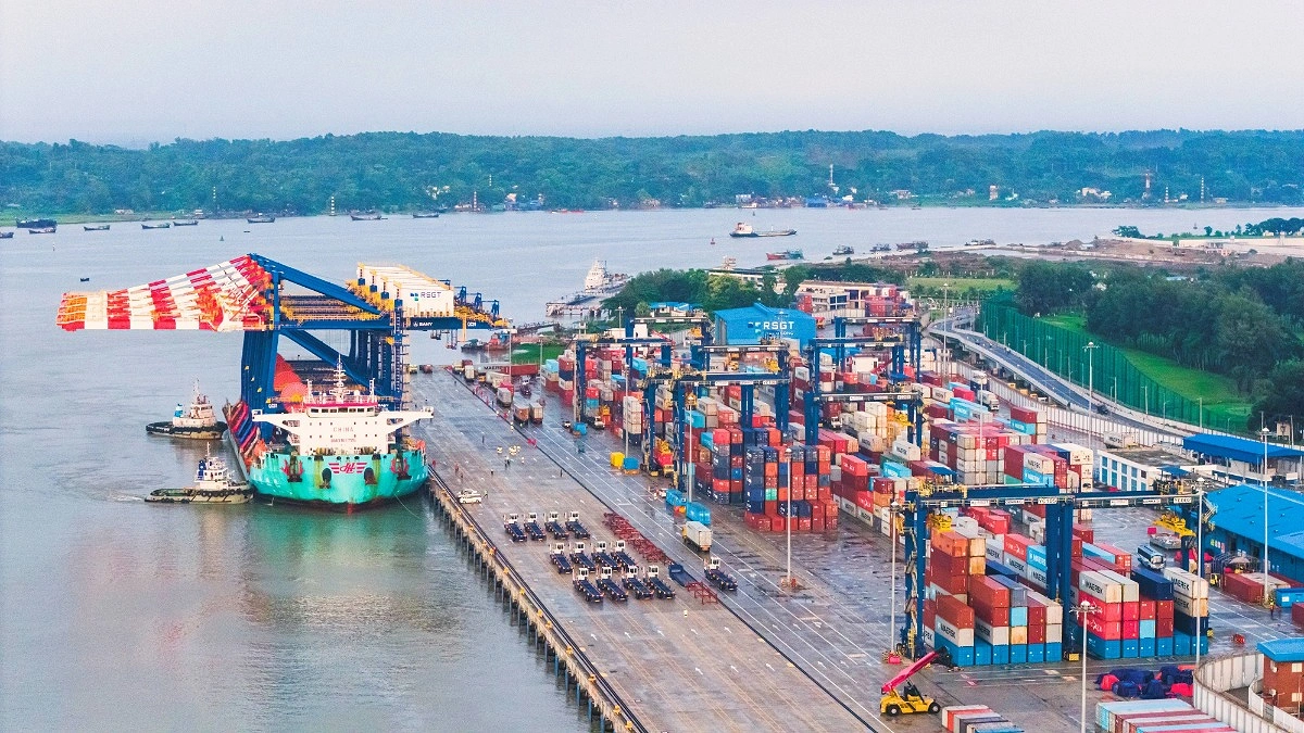 কন্টেইনার ওঠা-নামার ৯২ শতাংশই দেশীয়, ৮ শতাংশ বিদেশি অপারেটরের