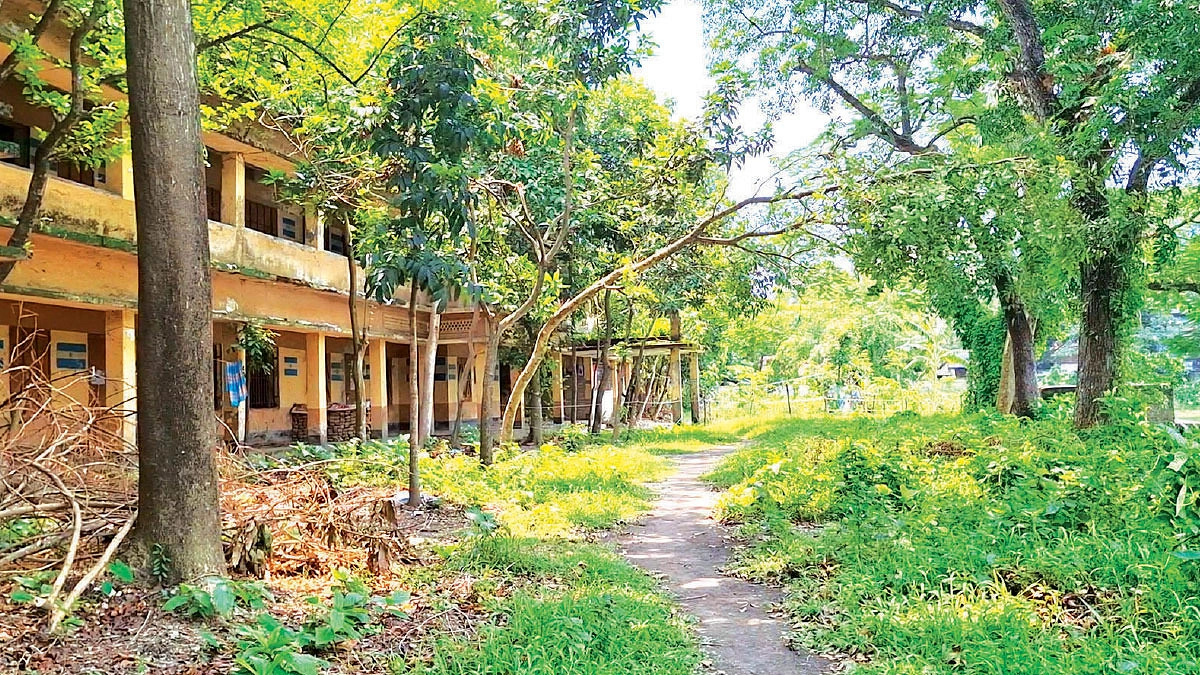 পরিত্যক্ত ছাত্রাবাস মাদকের আখড়া