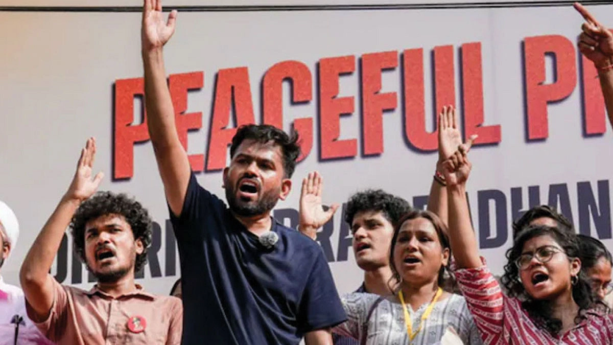 ককরোচের এক্স অ্যাকাউন্টে নিষেধাজ্ঞা প্রত্যাহার