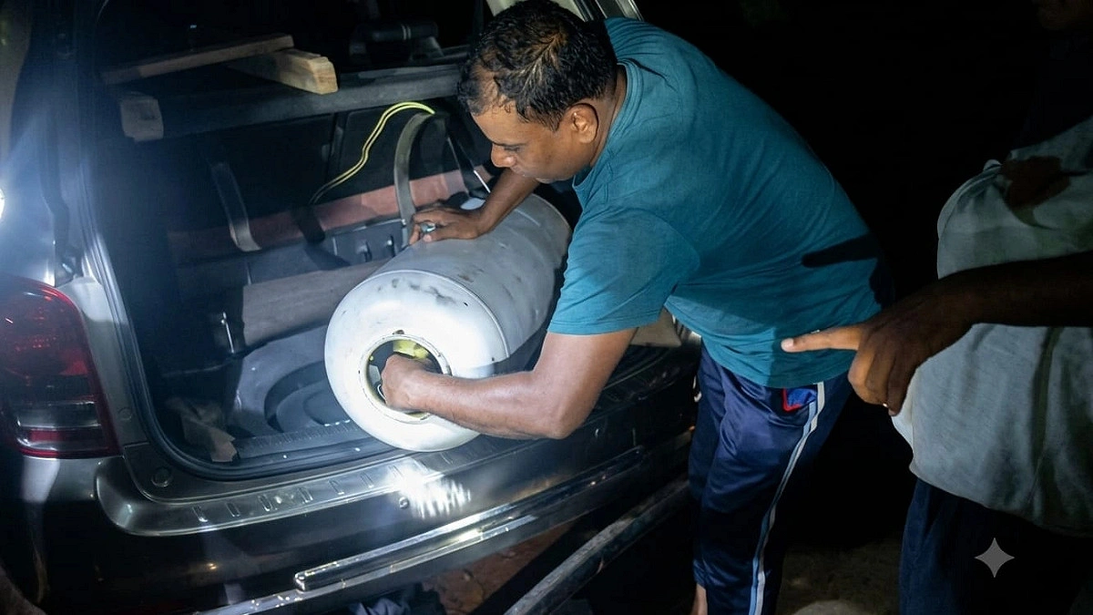 গাড়ির গ্যাস সিলিন্ডারে মিলল ইয়াবা, চালক গ্রেপ্তার
