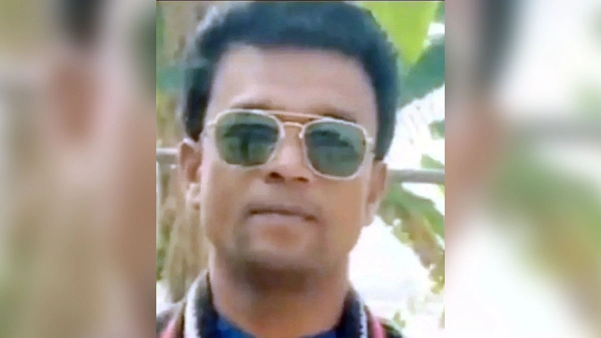 বাড়ি ফেরার পথে ইউপি সদস্যকে কুপিয়ে হত্যা