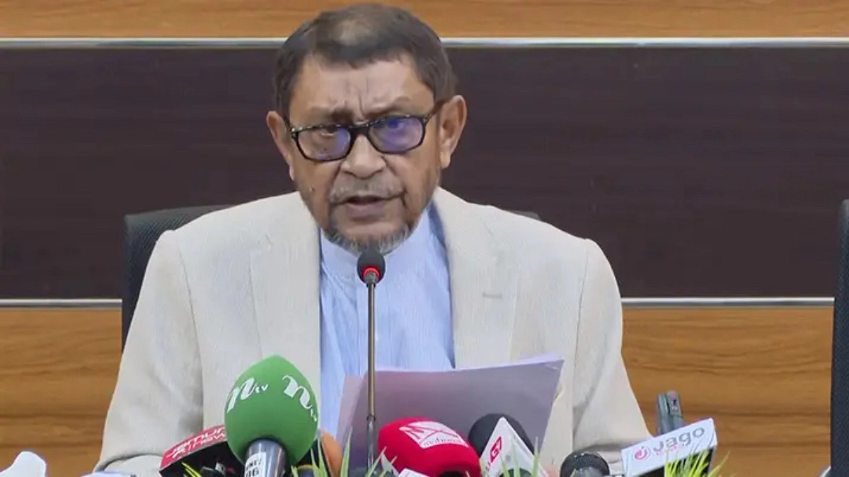 চিকিৎসকদের মানবিক ও দায়িত্বশীল হওয়ার আহ্বান স্বাস্থ্যমন্ত্রীর