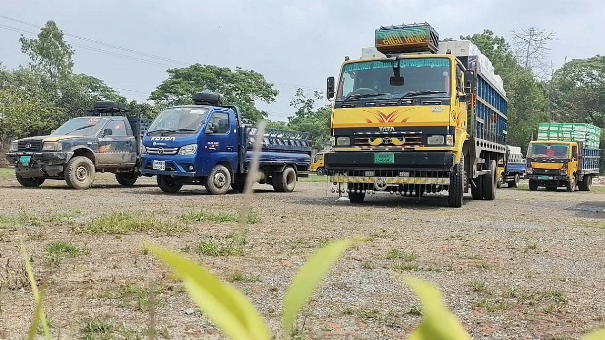 আখাউড়ায় রপ্তানি আয় প্রায় স্থির, রাজস্বে ধাক্কা