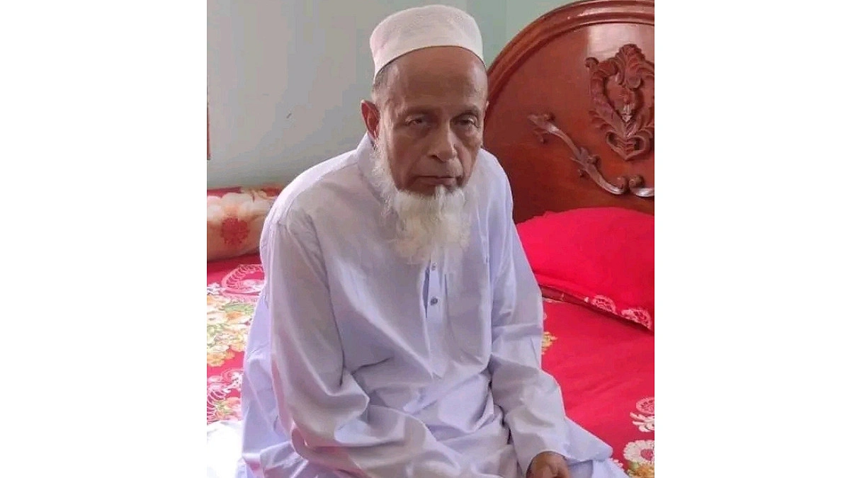 রাস্তা পার হচ্ছিলেন, বাসের ধাক্কায় প্রাণ গেল সাবেক কৃষি কর্মকর্তার
