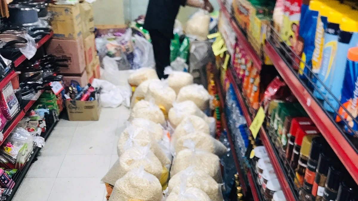 বন্যা-পাহাড়ধসে ক্ষতিগ্রস্তদের পাশে স্বপ্ন