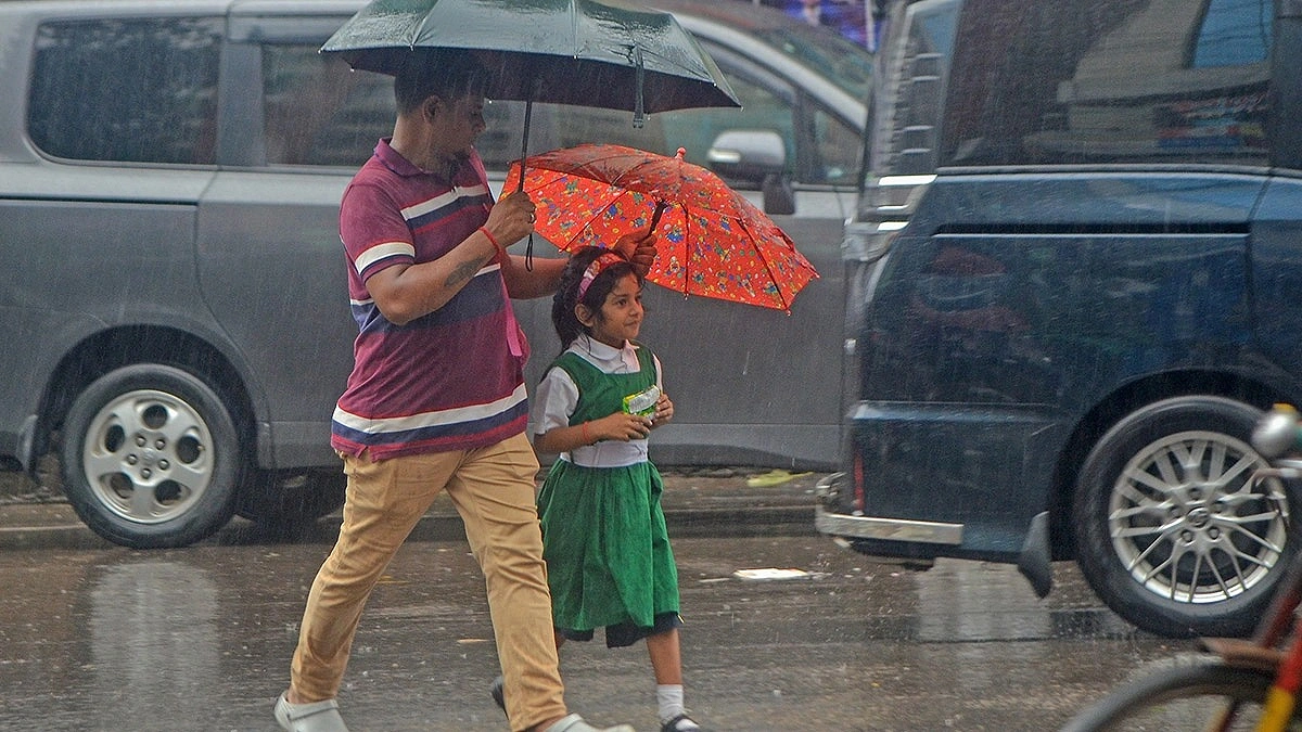 মাঝারি থেকে ভারী বৃষ্টি, জলাবদ্ধতা নেই