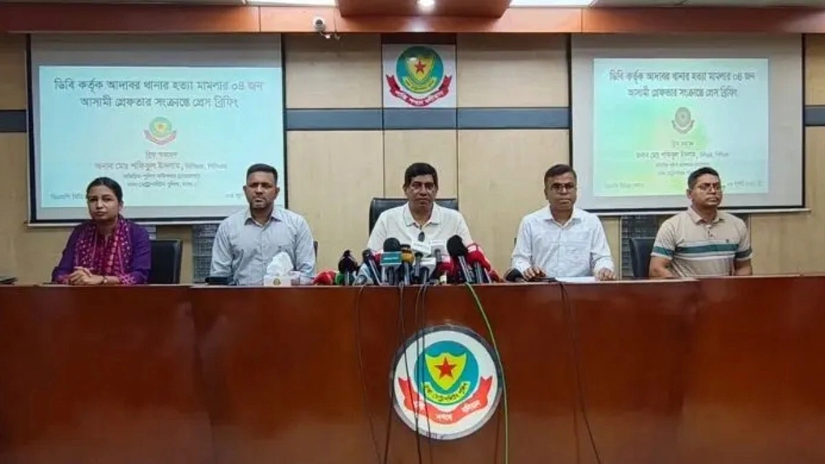 সুখরঞ্জনকে থাপ্পড় মেরে গাড়িতে তোলেন এএসপি ফজলুর