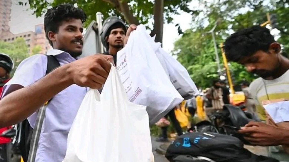 রাত জাগে জন্তর মন্তর, জেগে থাকে মানবতা