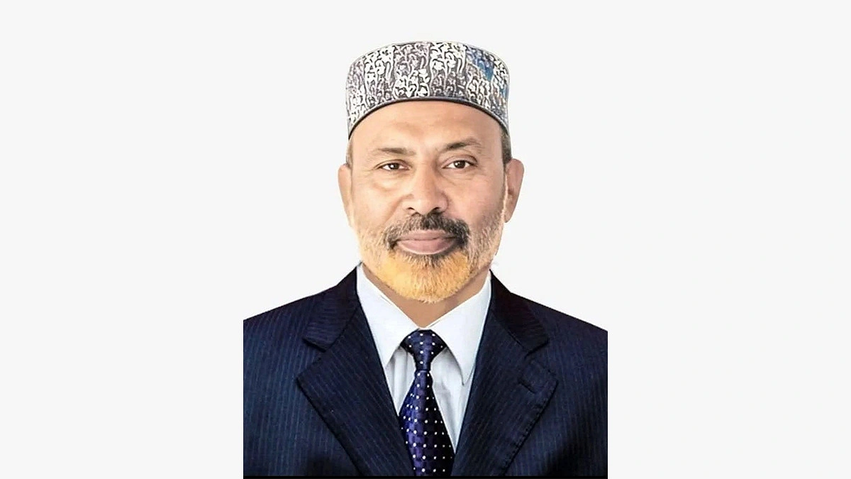বাড়ির সামনেই বিএনপি নেতাকে কুপিয়ে হত্যা