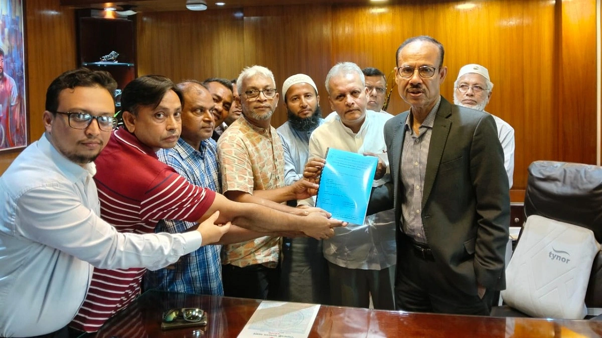 শেয়ারবাজারে আস্থা ফেরাতে বিনিয়োগকারীদের ১১ দাবি