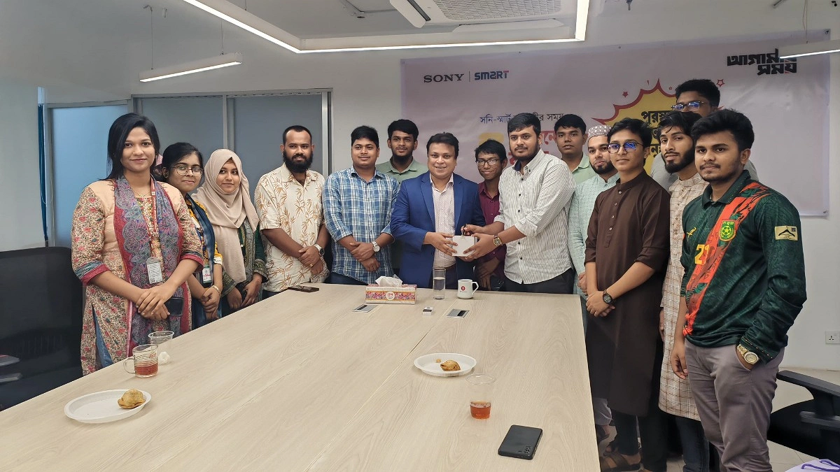 তরুণ লেখকদের সঙ্গে আগামীর সময়ের সম্পাদকের প্রাণবন্ত আড্ডা