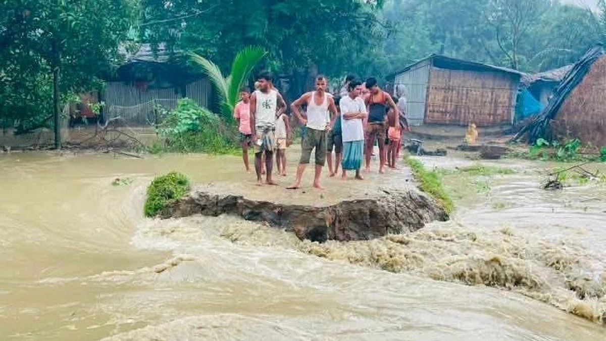 মাতামুহুরী নদীর পানি বিপৎসীমা ছাড়িয়েছে, ৫ লাখ মানুষ পানিবন্দি