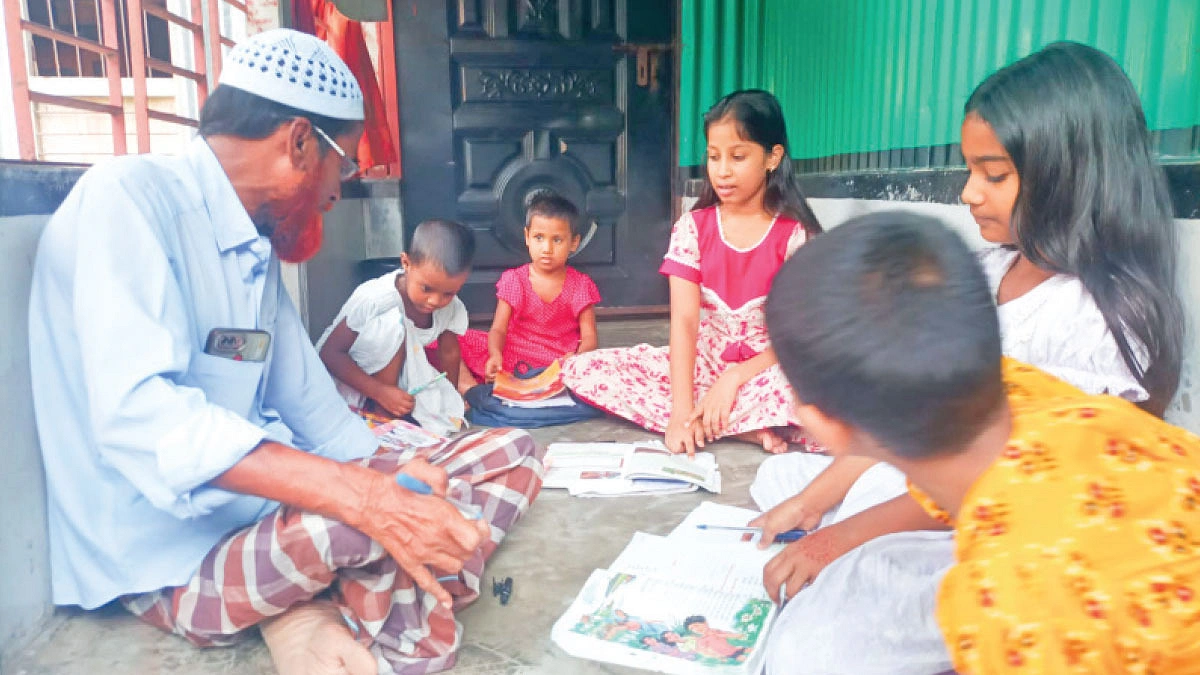 এক পায়ে অবিরাম ৪০ বছর