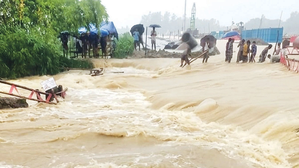 এক বাঁধ গলার কাঁটা ৭০০ পরিবারের