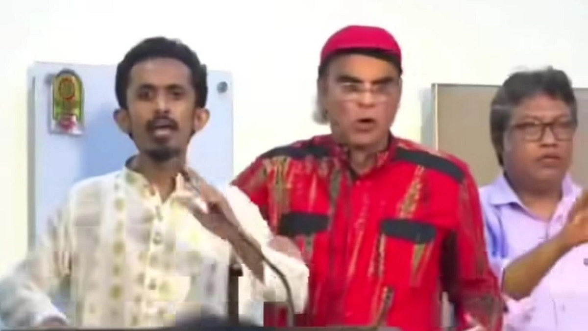 বাংলা একাডেমিতে ‘জুলাইবিরোধী আখ্যা’ দিয়ে মোহন রায়হানের কবিতা পাঠে বাধা